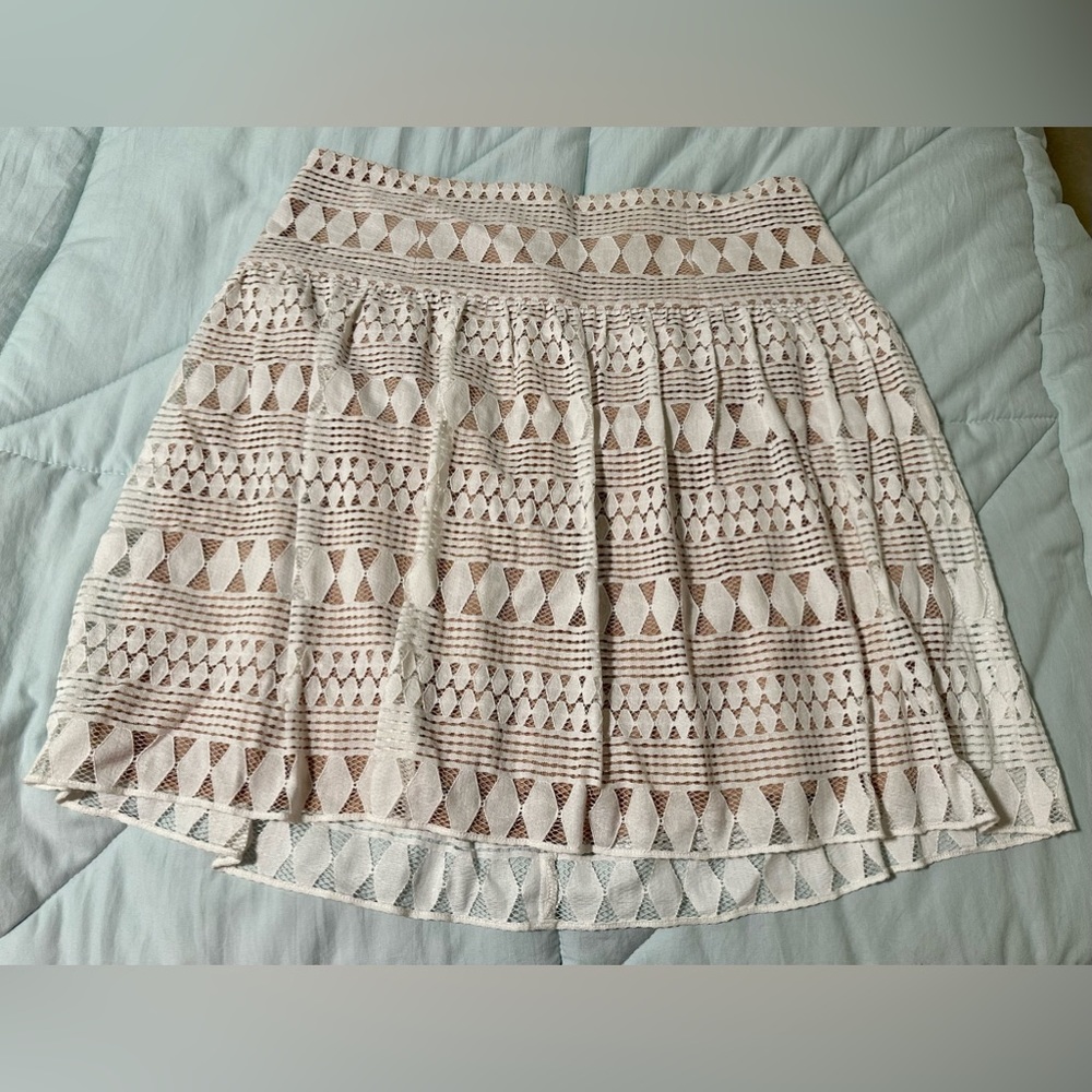 NWOT BCBG MAXAZRIA beige skirt